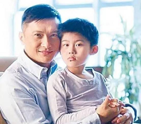 娱乐吃瓜酱自闭症